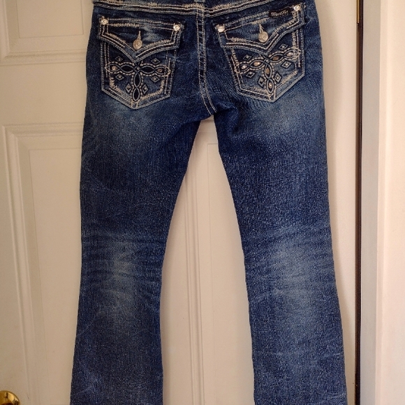 NWOT MISS ME SIGNATURE RISE SIZE 28 BOOTCUT. LOTS OF BLING💞💞💞💞💞💞 - Picture 3 of 13